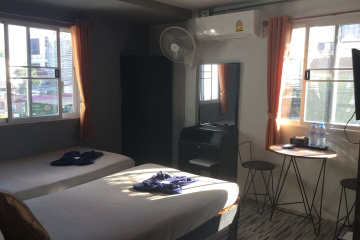 Room 9 of 35