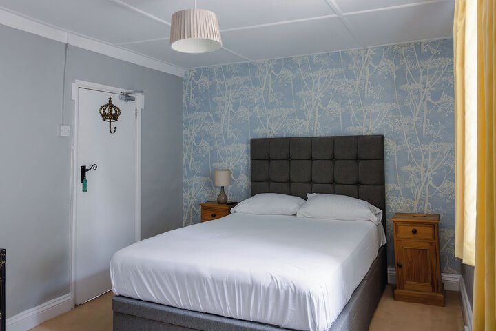 Room 4 of 11
