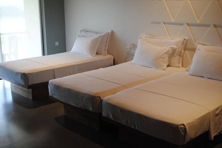 Room 10 of 68
