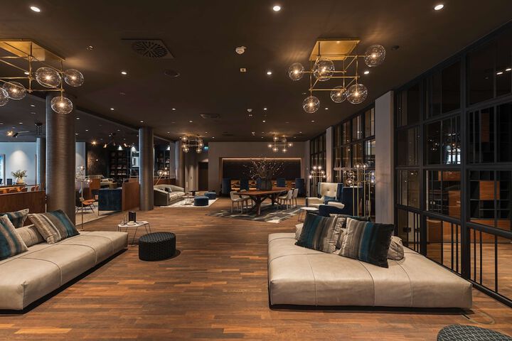 Lounge 85 of 95