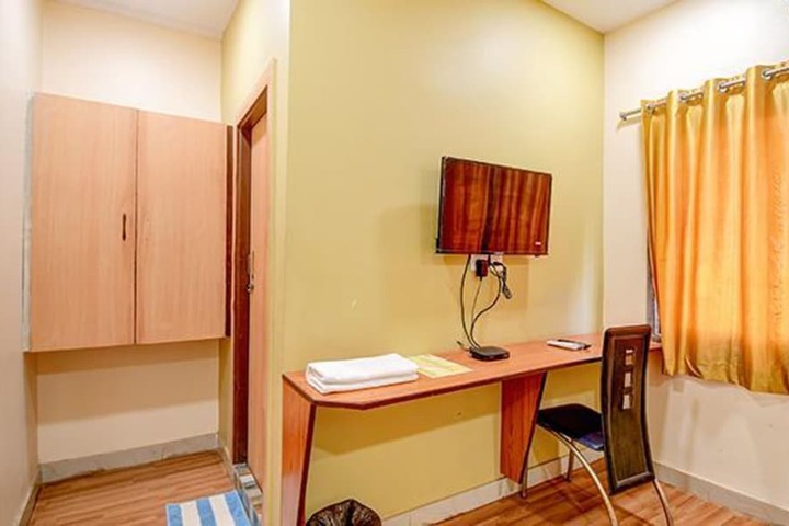 Room 12 of 30