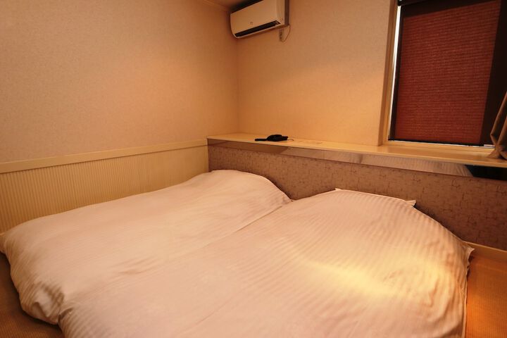 Room 15 of 35