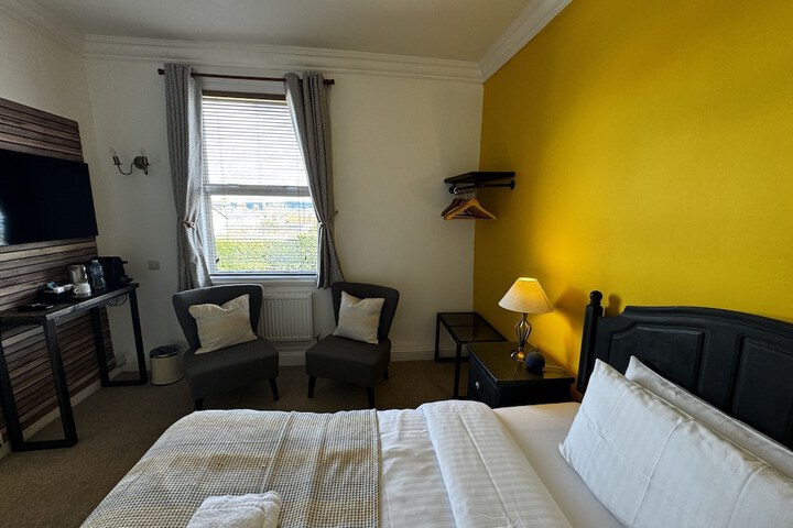 Room 11 of 83