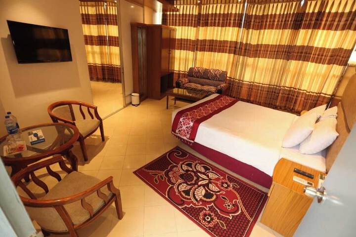 Room 8 of 44