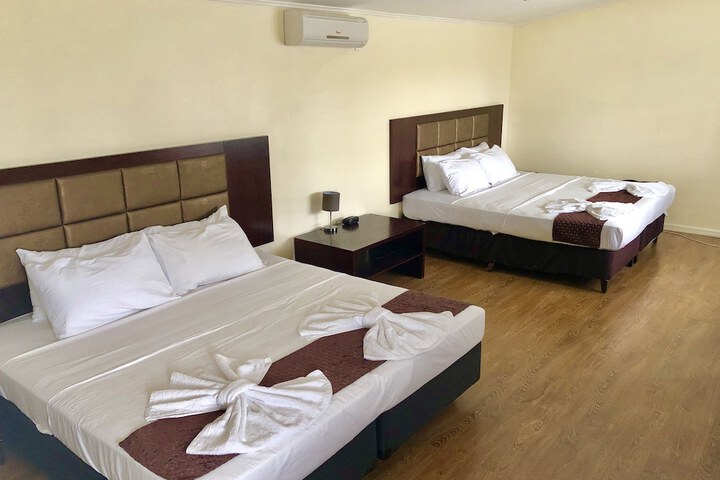 Room 9 of 26