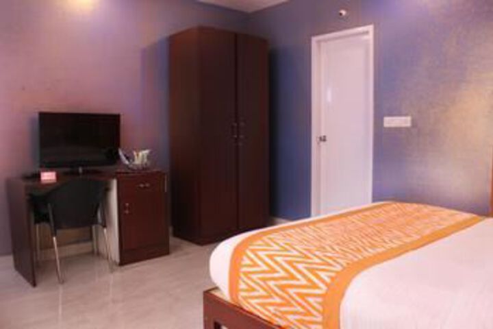 Room 13 of 25