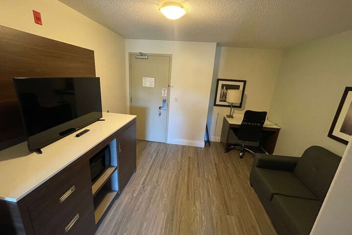 1 King Bed Mobility Accessible (14 of 34)