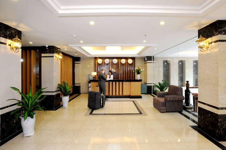 Entrance & Lobby