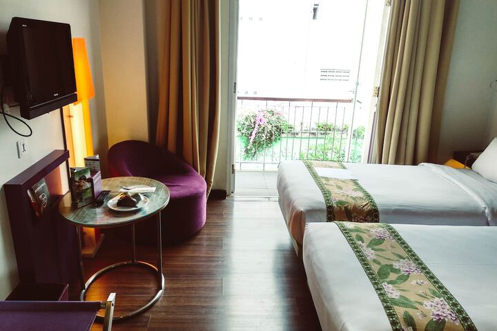 Room 14 of 32