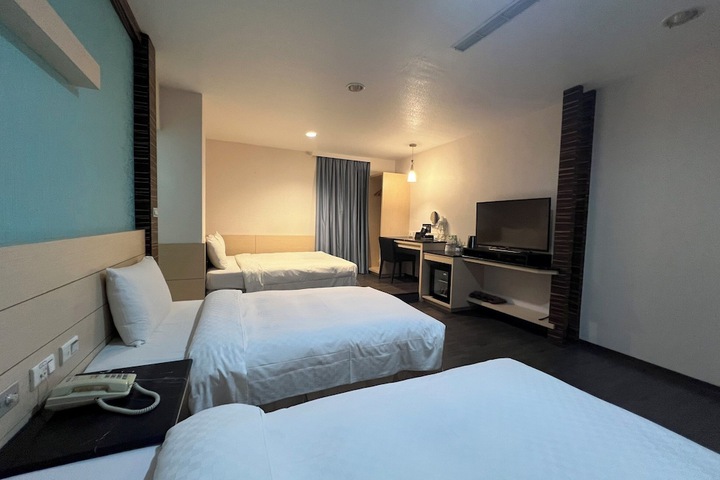 Room 21 of 48