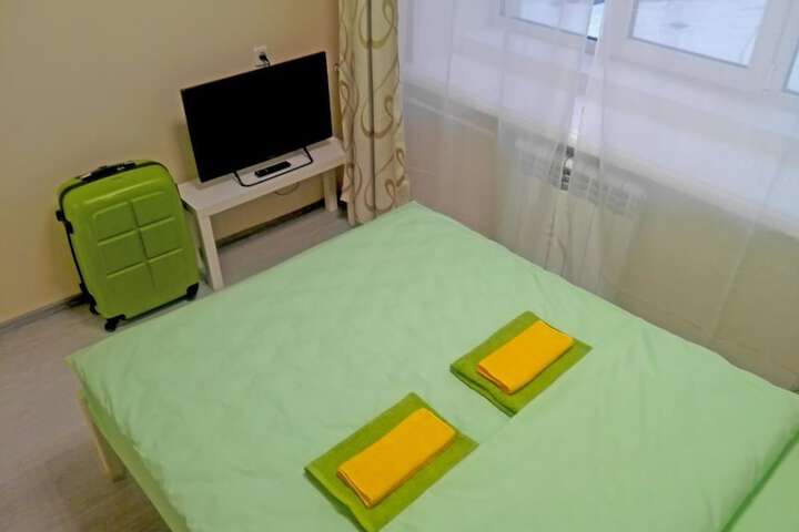 Room 8 of 16