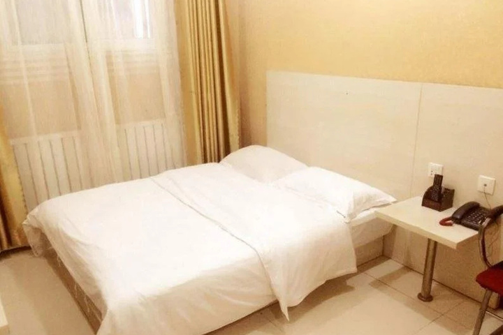 Room 5 of 10