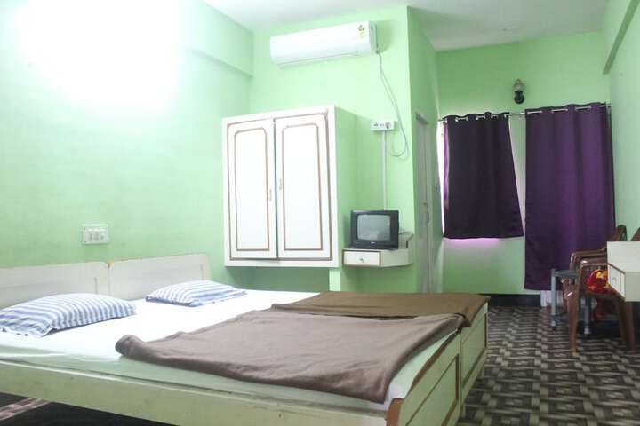 Room 11 of 65