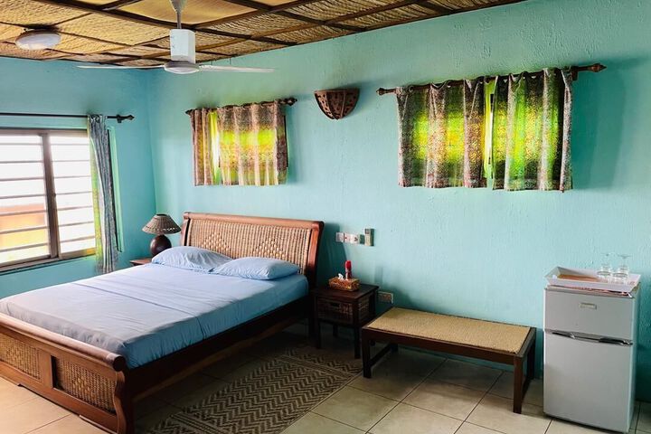 Room 12 of 18