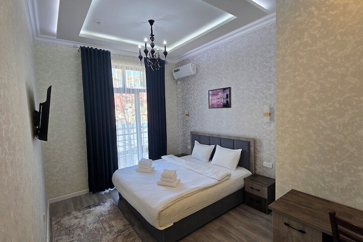 Room 8 of 47