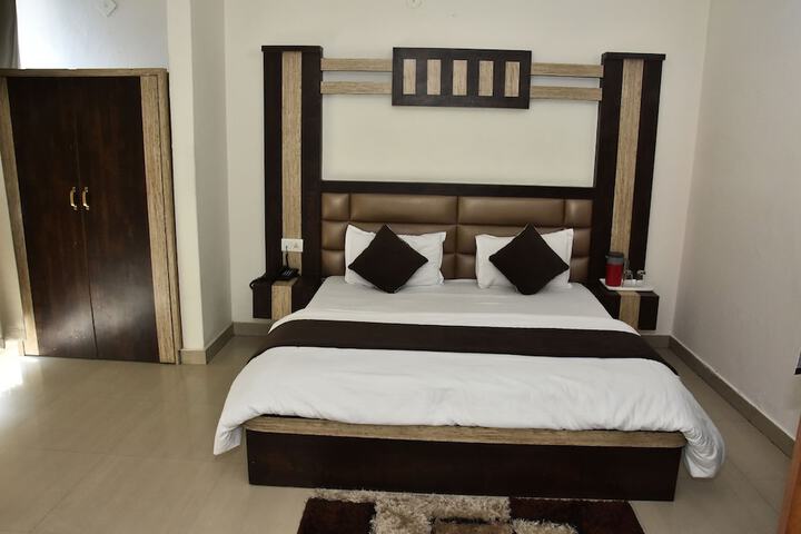 Room 13 of 22