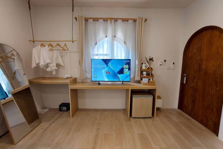 Room 68 of 214