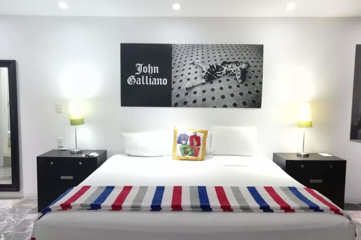 Room 27 of 68