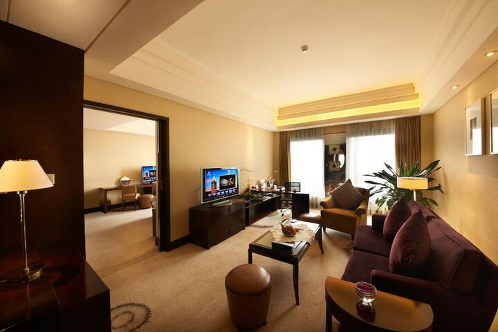 Room 9 of 40