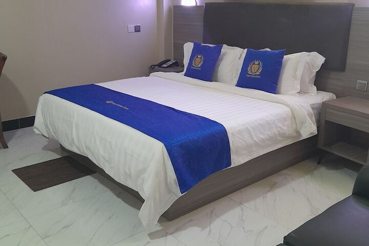 Room 5 of 52
