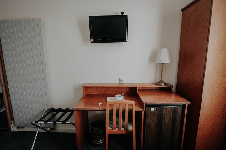 Room 37 of 148