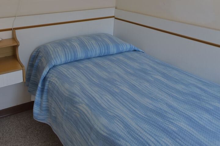 Room 13 of 43