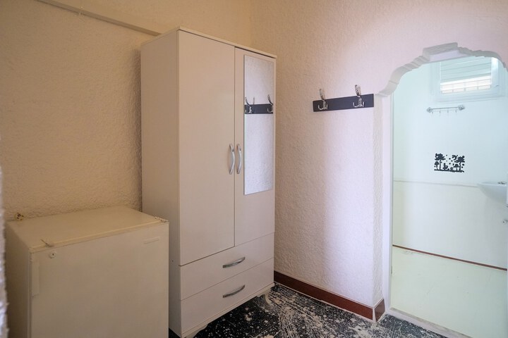 Room 27 of 60