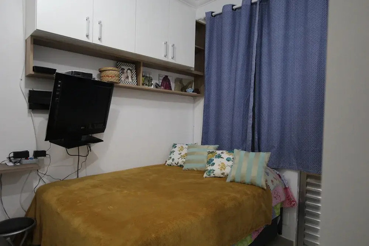 Room 5 of 13