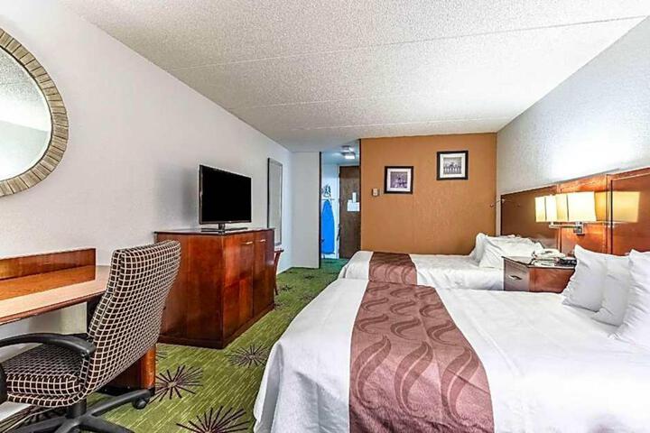 Room 43 of 48