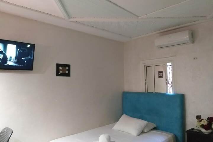 Room 12 of 18