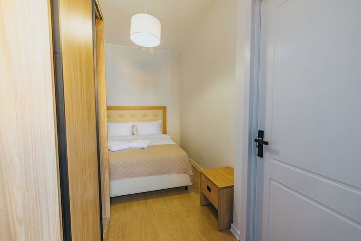 Room 6 of 53