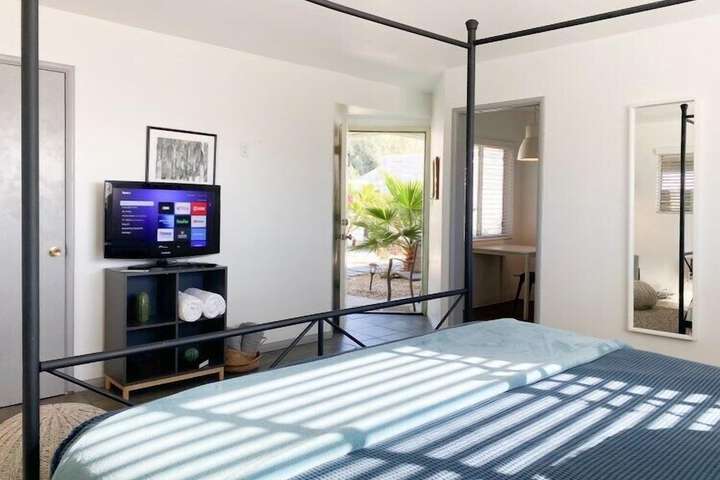 1 King Bed Pool View (7 of 8)