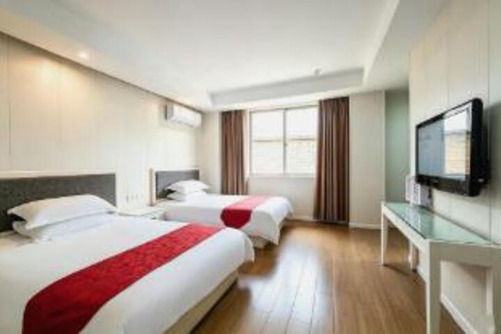 Room 18 of 19