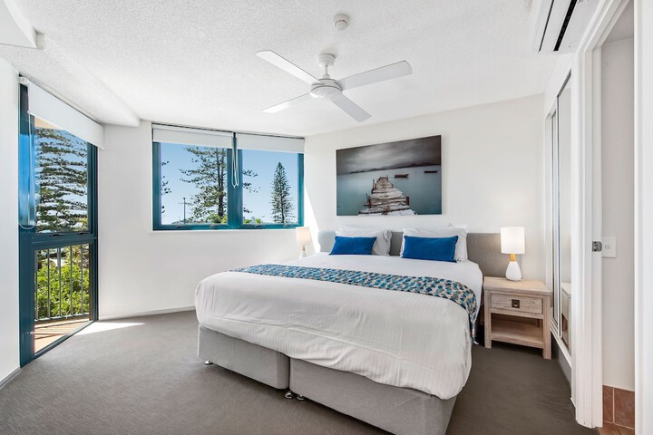 Room 4 of 65