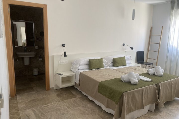 Room 9 of 25