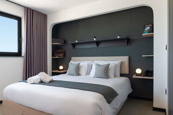 Room 4 of 87