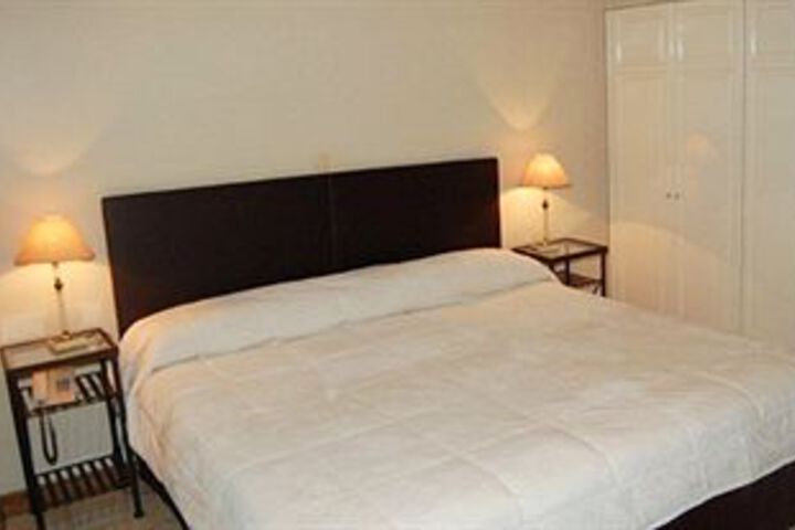 Room 4 of 30