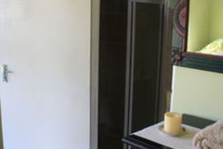 Room 9 of 27