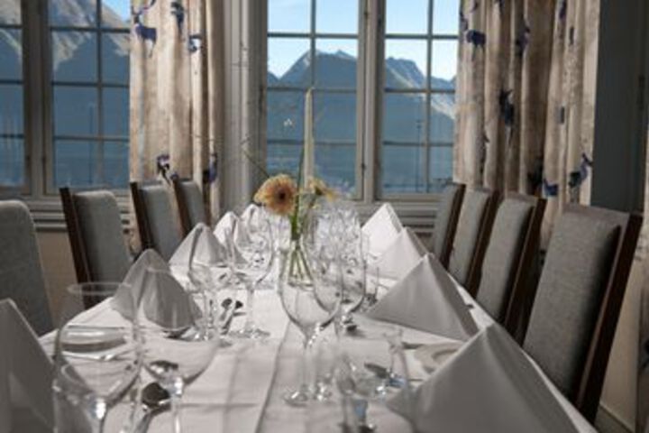 Dining 92 of 106