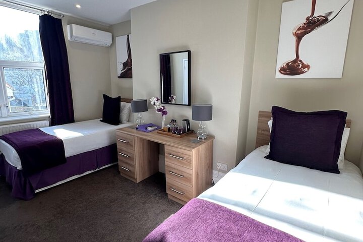 Room 54 of 193