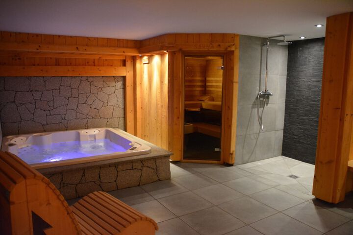 Spa 32 of 52