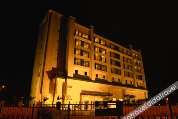 Hotel 5 of 51