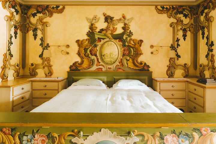 Room 28 of 172
