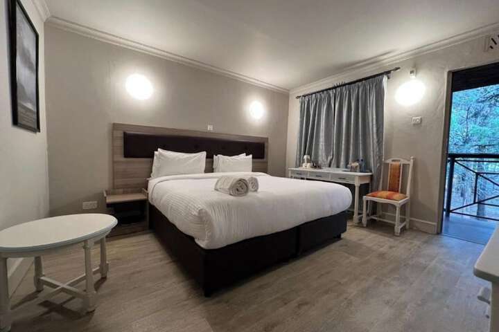 Room 2 of 18