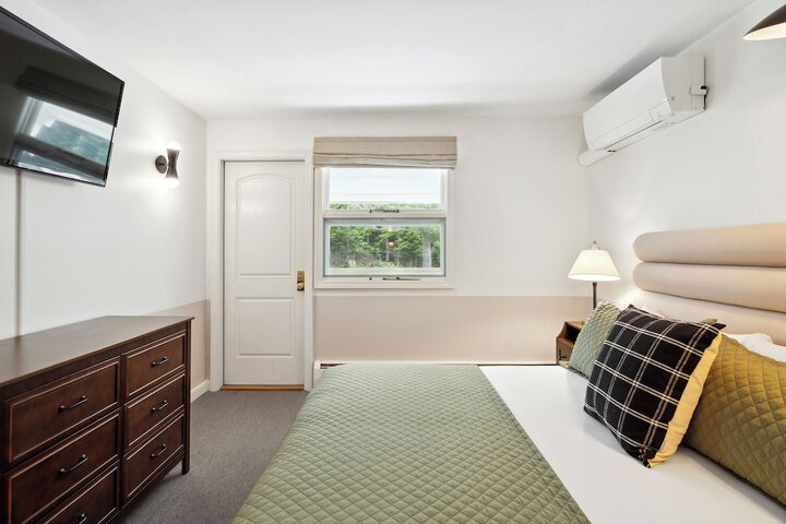 Room 12 of 35