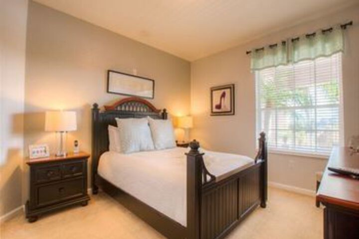 Room 9 of 27