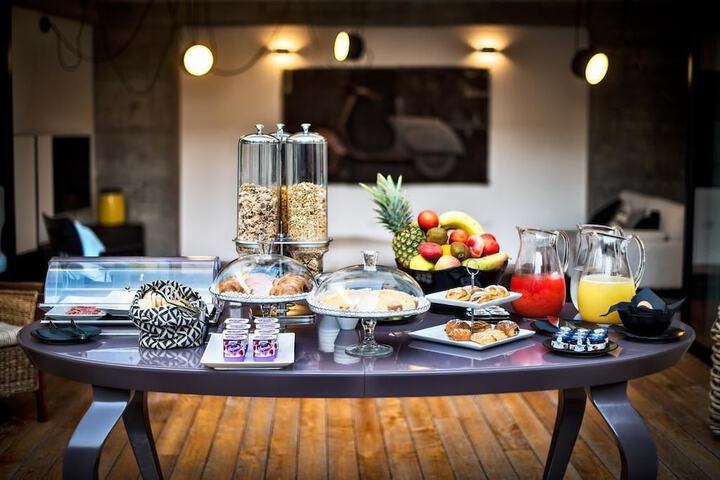 Breakfast/Coffee Service 51 of 53