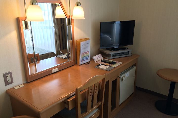 Room 10 of 25