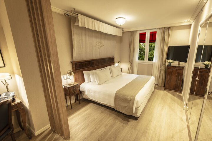 Room 37 of 110