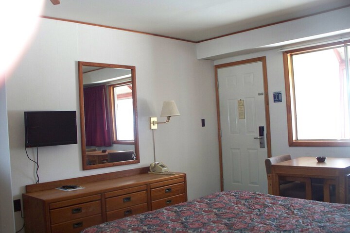 Room 8 of 22